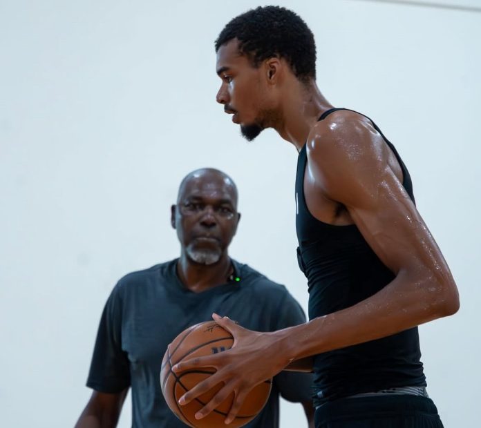 NBA: It May be Over for the League After Victor Wembanyama’s Offseason Training Photo with Hakeem Goes Viral