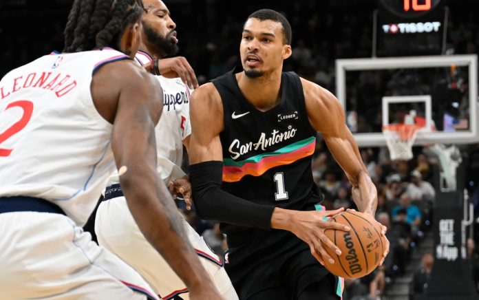 Spurs Rally from 25 Points Down to Clippers, Continue Torrid Stretch