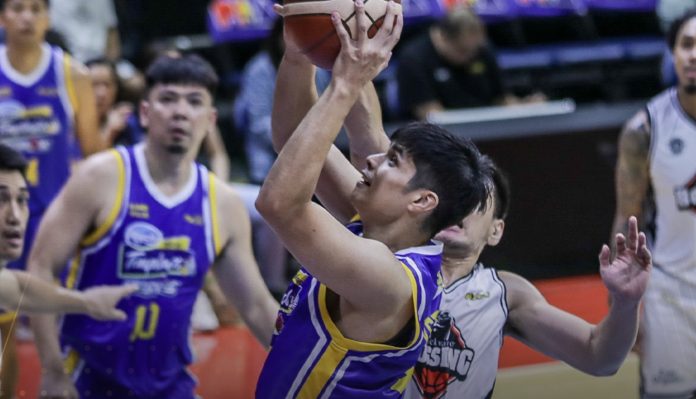 PBA Game Breakdown: Magnolia Bucks Slow Start, Routs Blackwater, 90-75, for Share of First Place