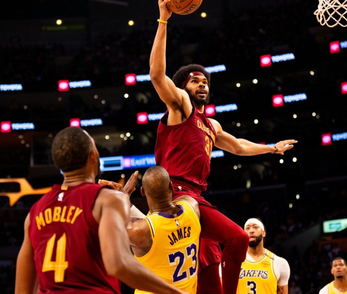 NBA Roundup: Booker and Giannis Return, ‘Unguardable’ SGA Excels, and Cavs Spoil Reaves’ Big Night