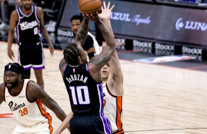 NBA Roundup: Kings Stop Pistons, Heat Drop Sixers